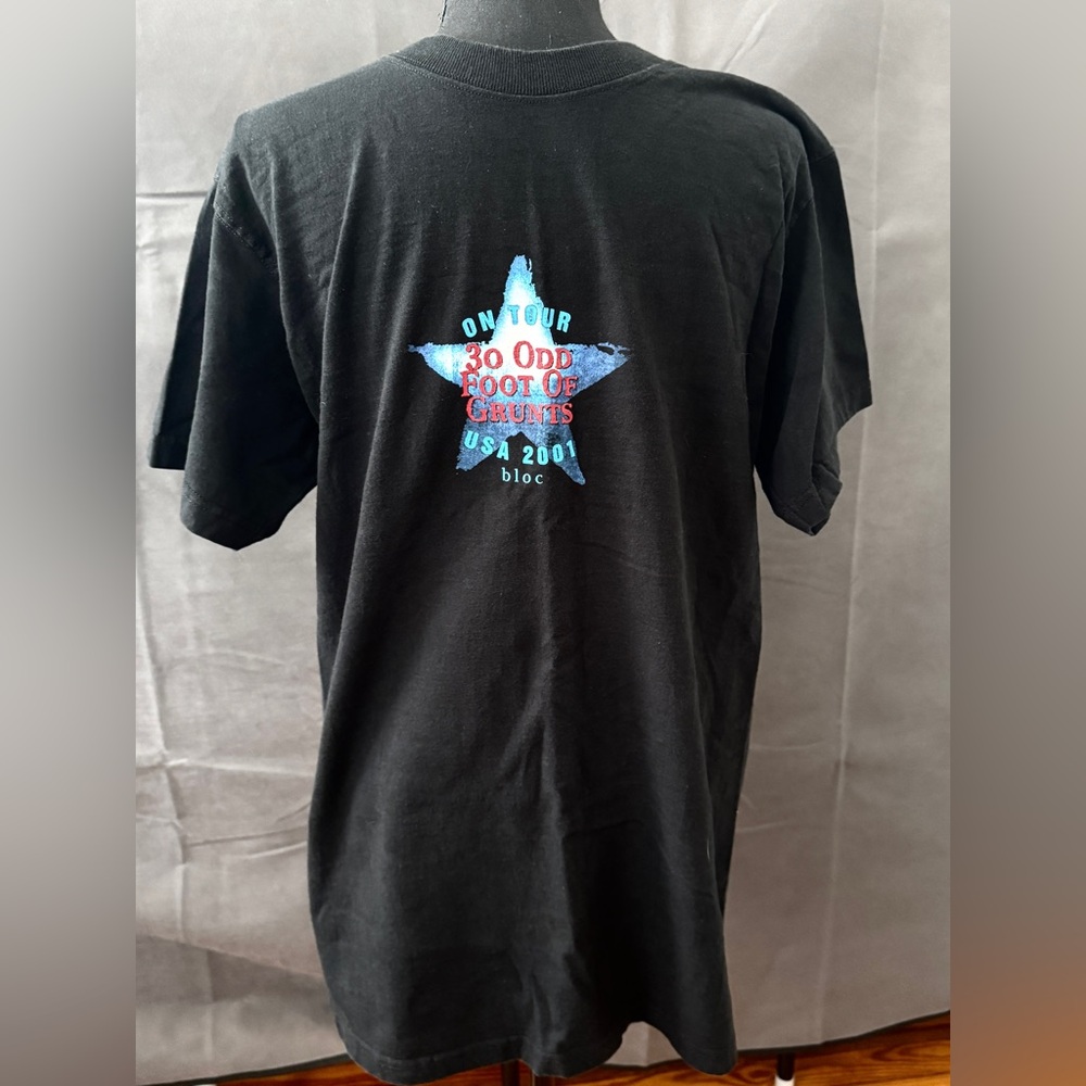 THIRTY ODD FOOT OF GRUNTS 2001 TOUR T-SHIRT!RUSSELL CROWE’s BAND!